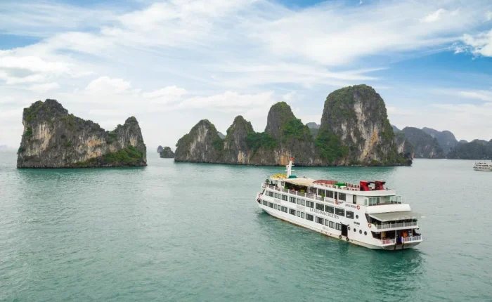 la regina royal best cruise halong bay