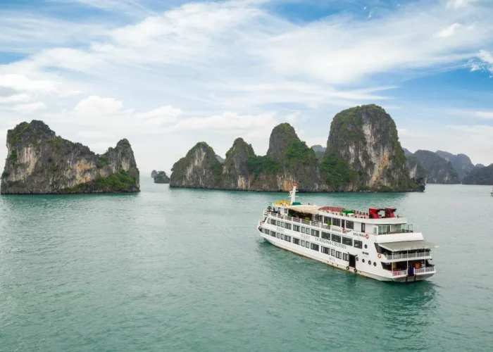 la regina royal best cruise halong bay