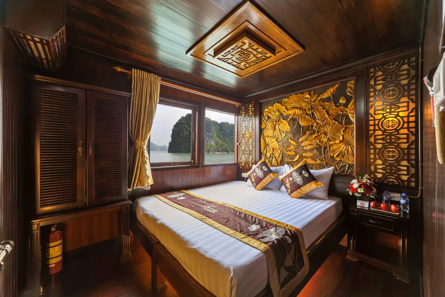 best cruise bai tu long bay vela vietnam travel