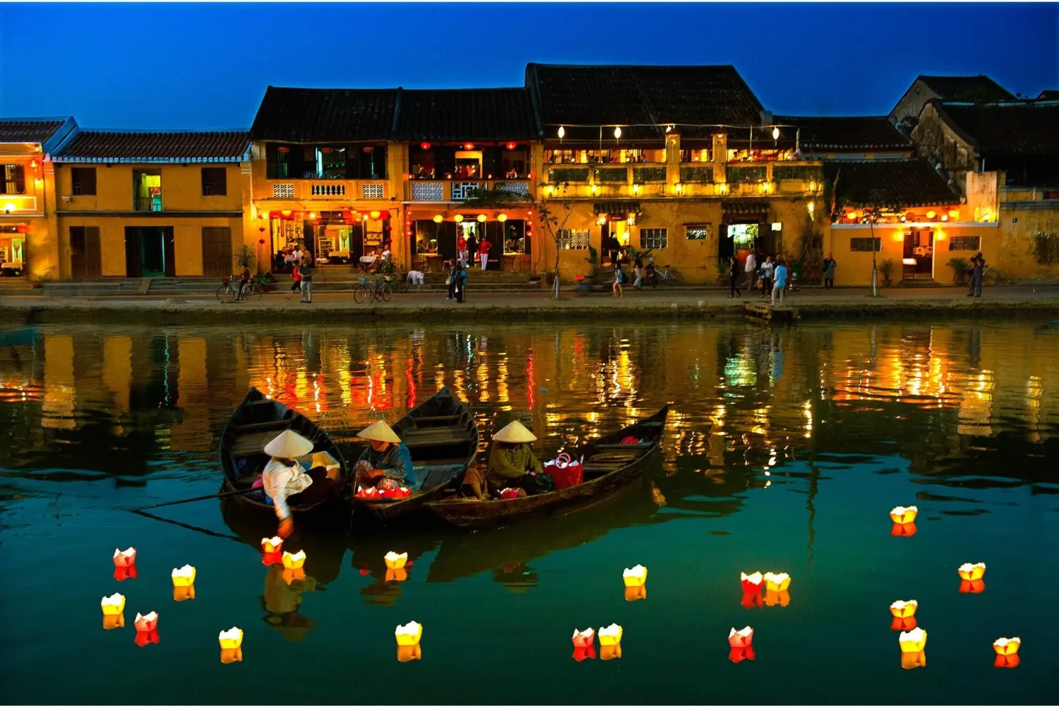 Hoi An Lantern Boats vela vietnam travel