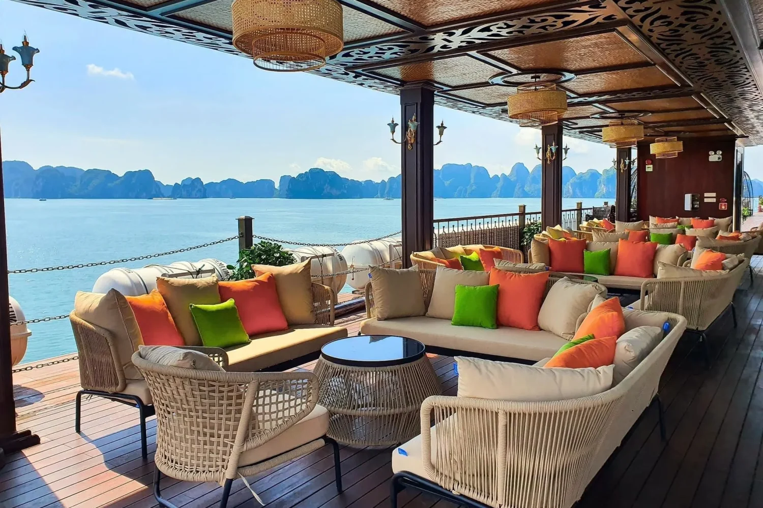 INDOCHINE-PREMIUM-CRUISE-5-halong bay vela vietnam travel