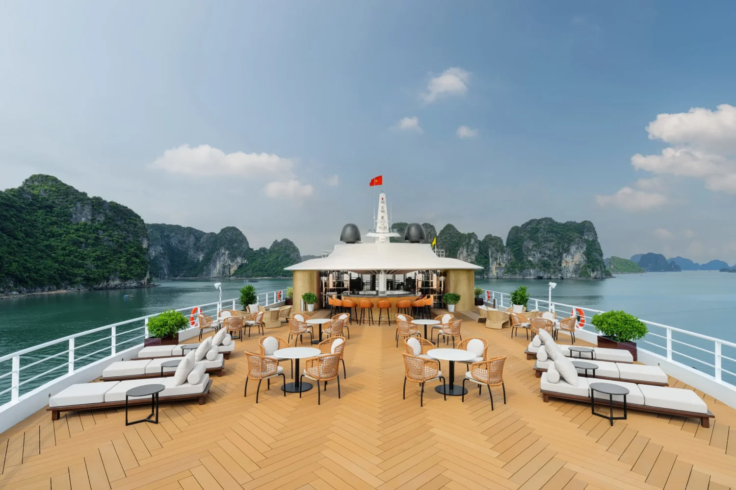 halong bay cruise 3 days 2 nights Vela Vietnam Travel