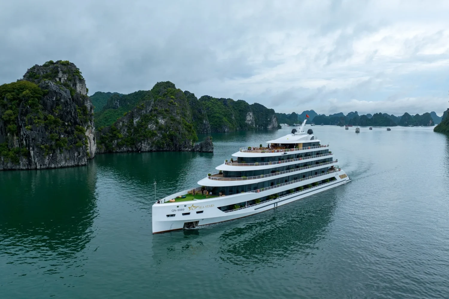 halong bay cruise 3 days 2 nights Vela Vietnam Travel