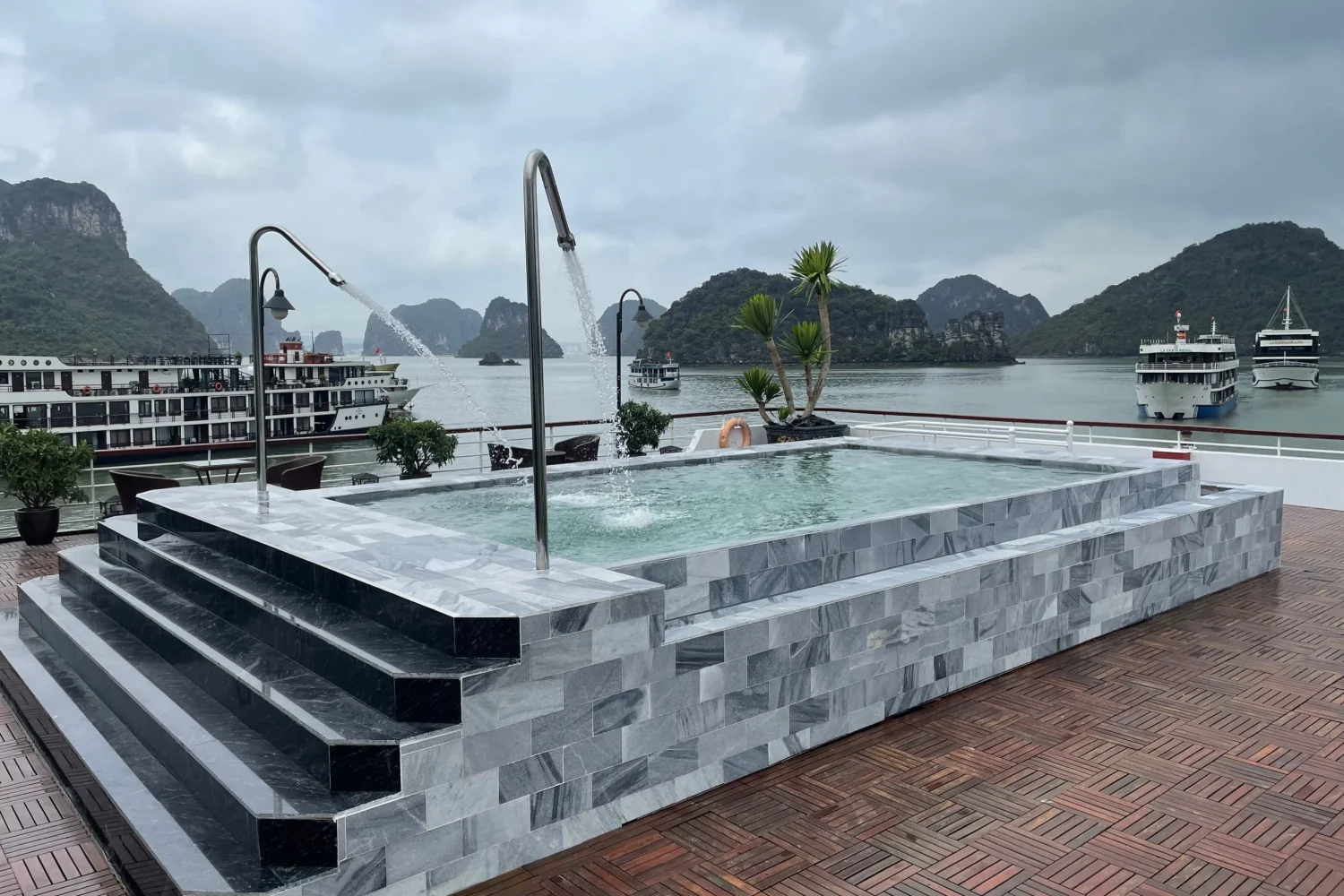 best cruise lan ha bay vela vietnam travel.-Sundeck