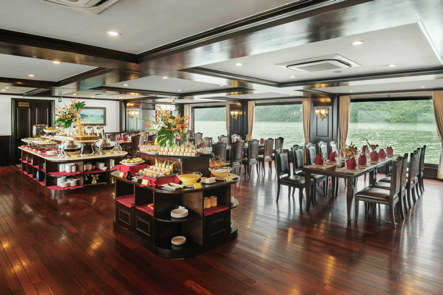 best cruise lan ha bay vela vietnam travel.-Sundeck
