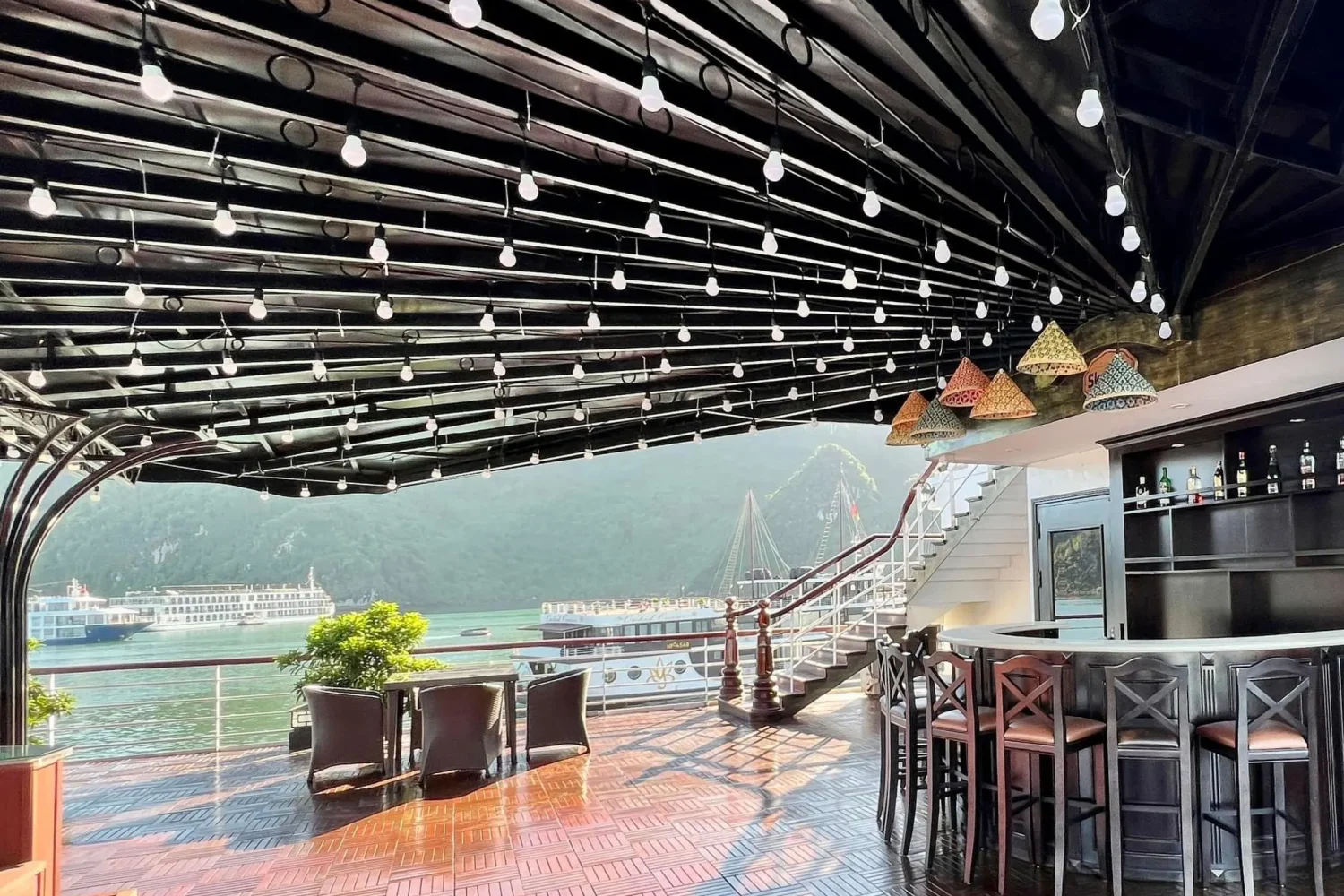 best cruise lan ha bay vela vietnam travel.-Sundeck