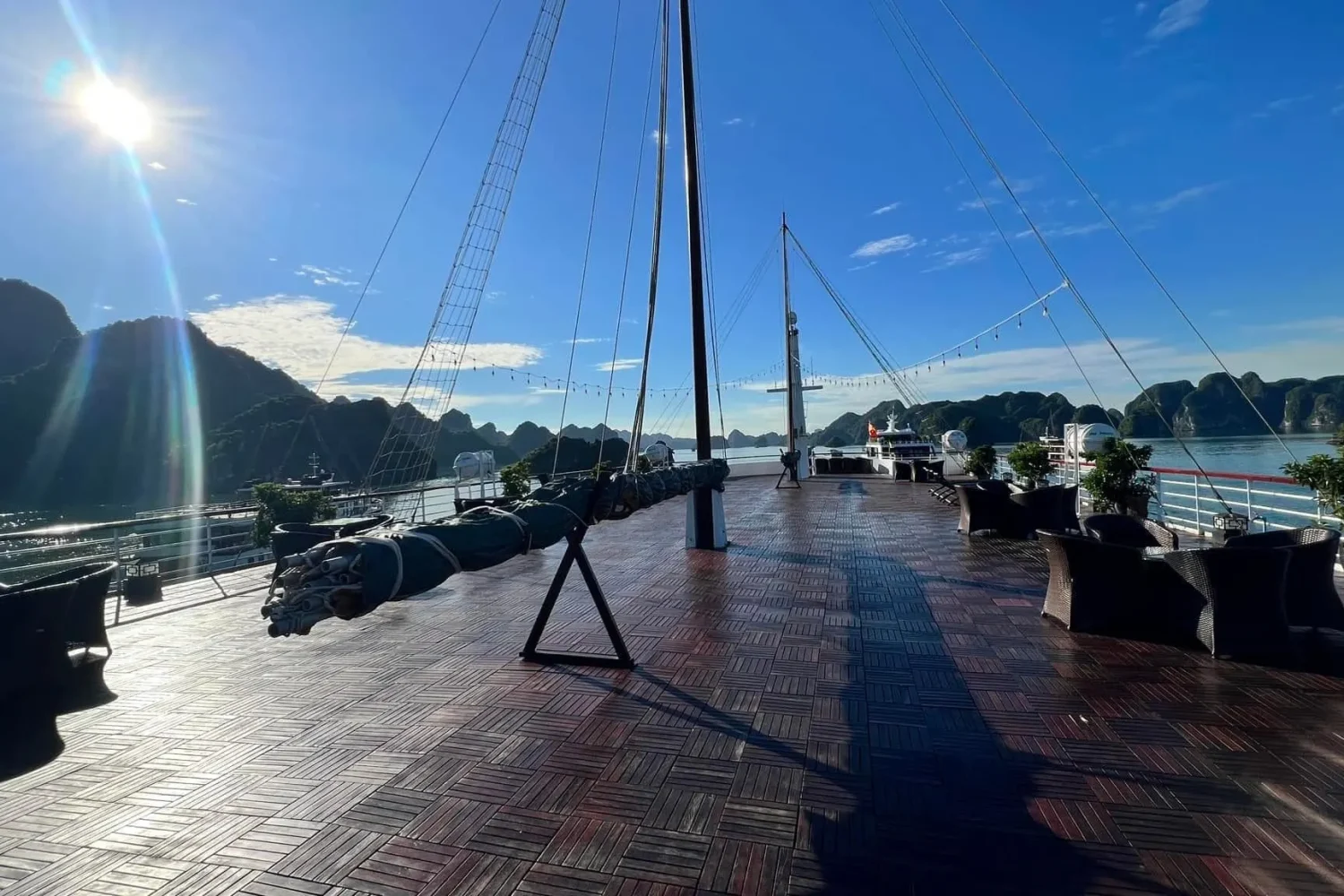best cruise lan ha bay vela vietnam travel.-Sundeck