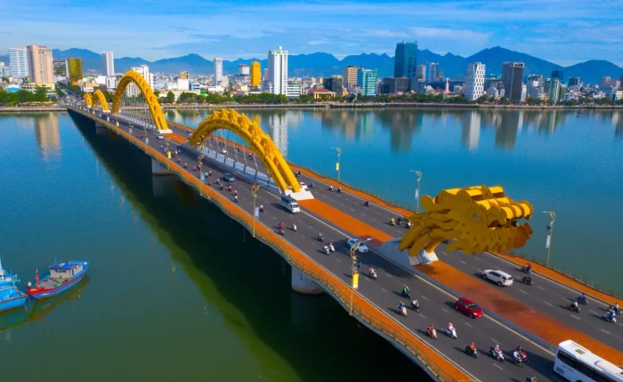 dragon bridge vela vietnam travel