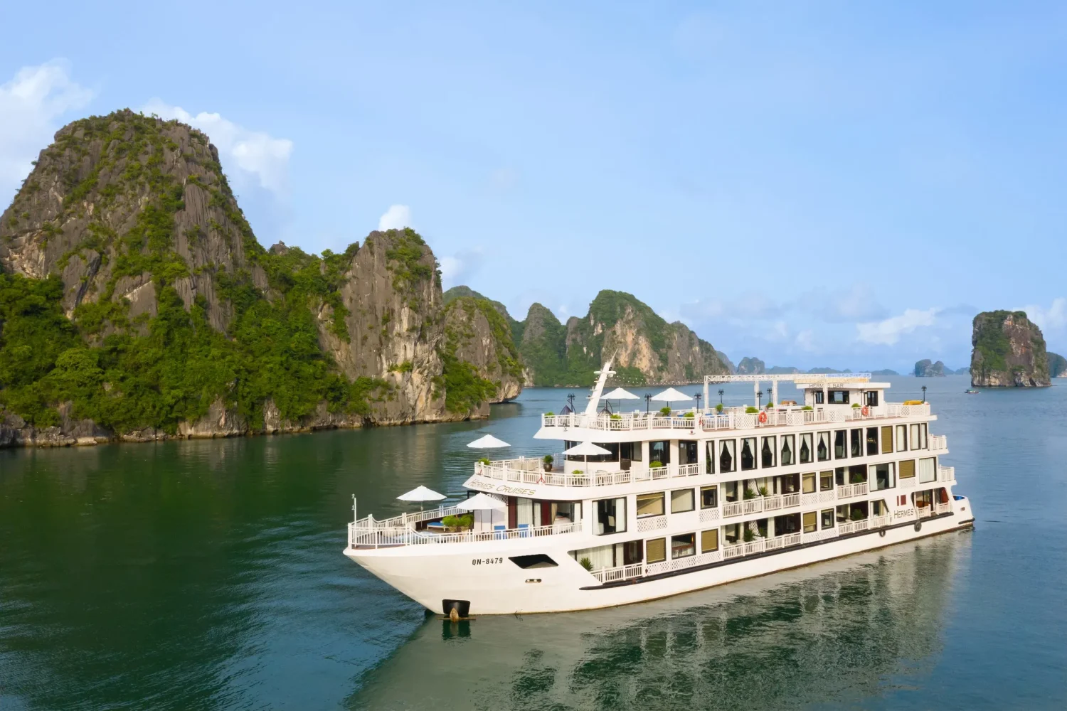 Hermes halong bay cruise 3 days 2 nights luxury vela vietnam travel