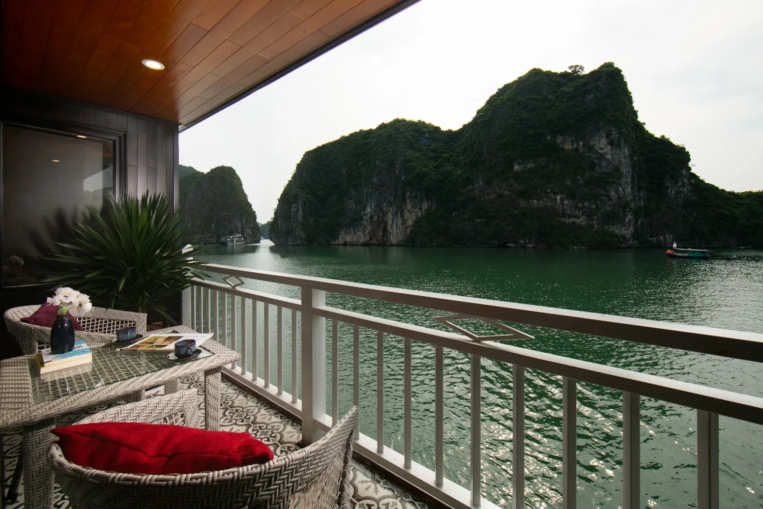 Hermes halong bay cruise 3 days 2 nights luxury vela vietnam travel