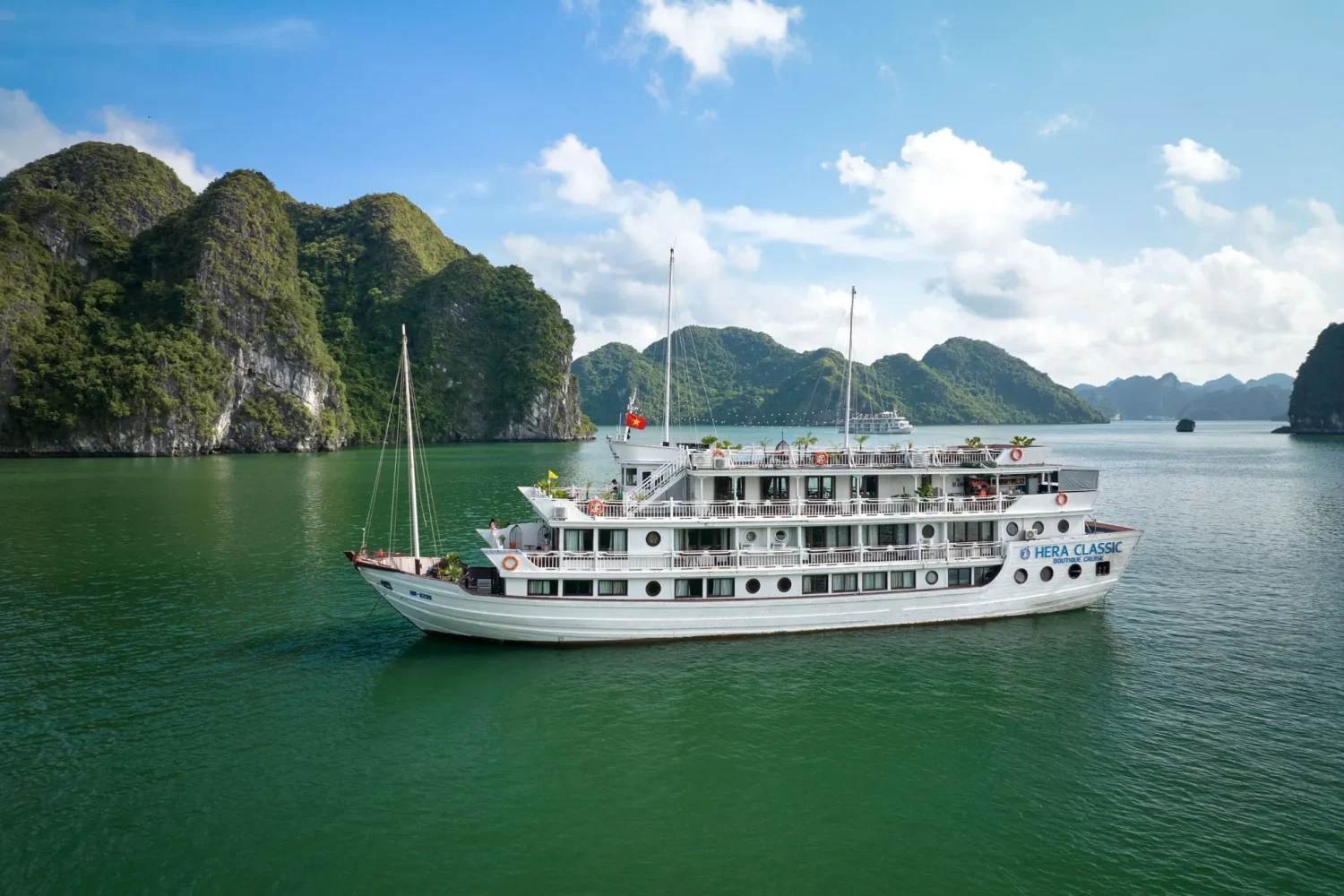 Hera Classic Boutique Cruise Vela Vietnam Travel