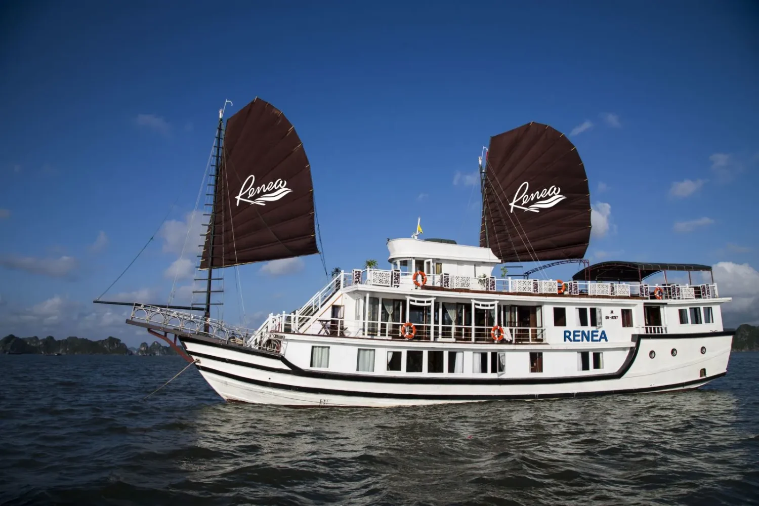 best cruise bai tu long bay vela vietnam travel