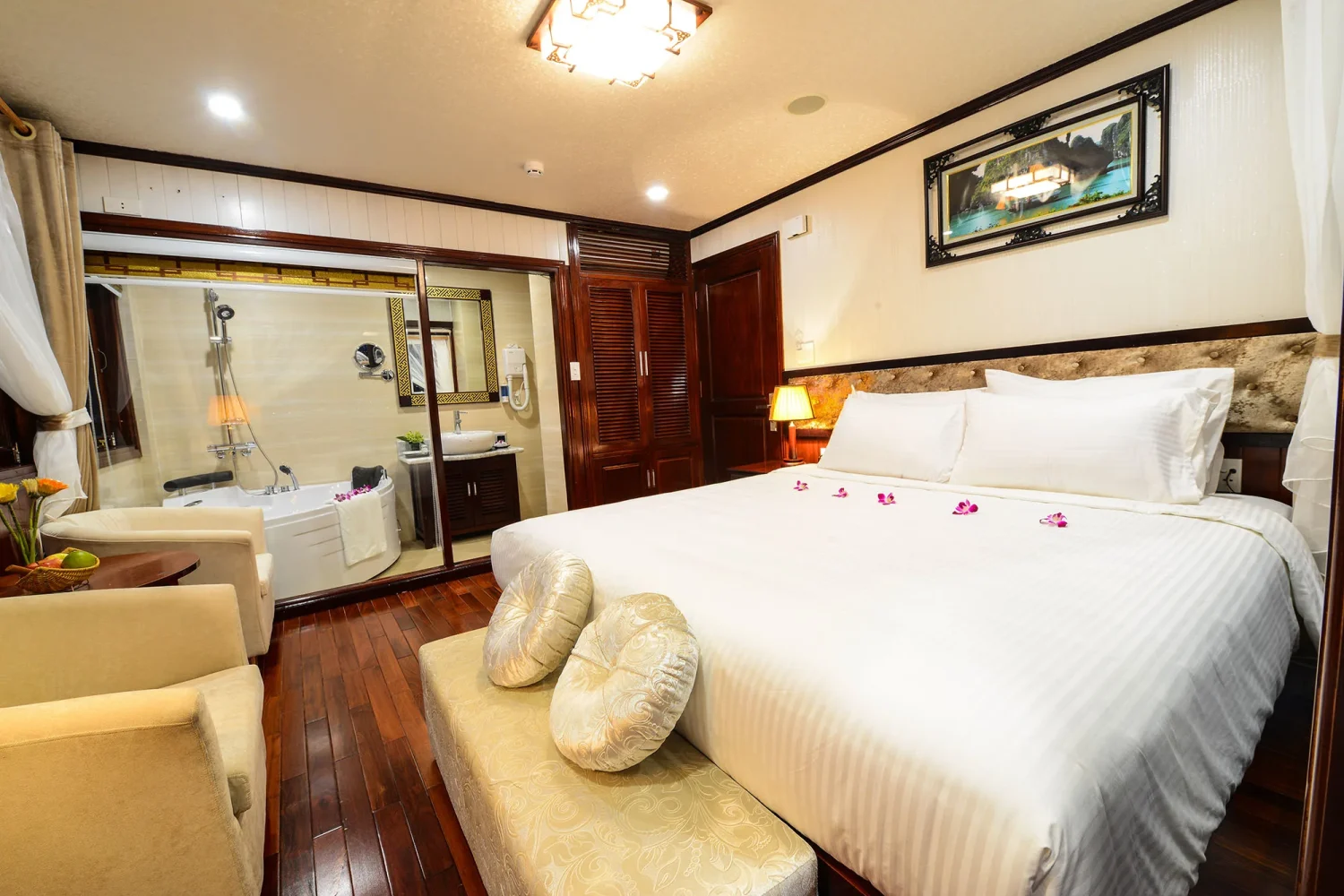halong bay cruise vela vietnamt ravel