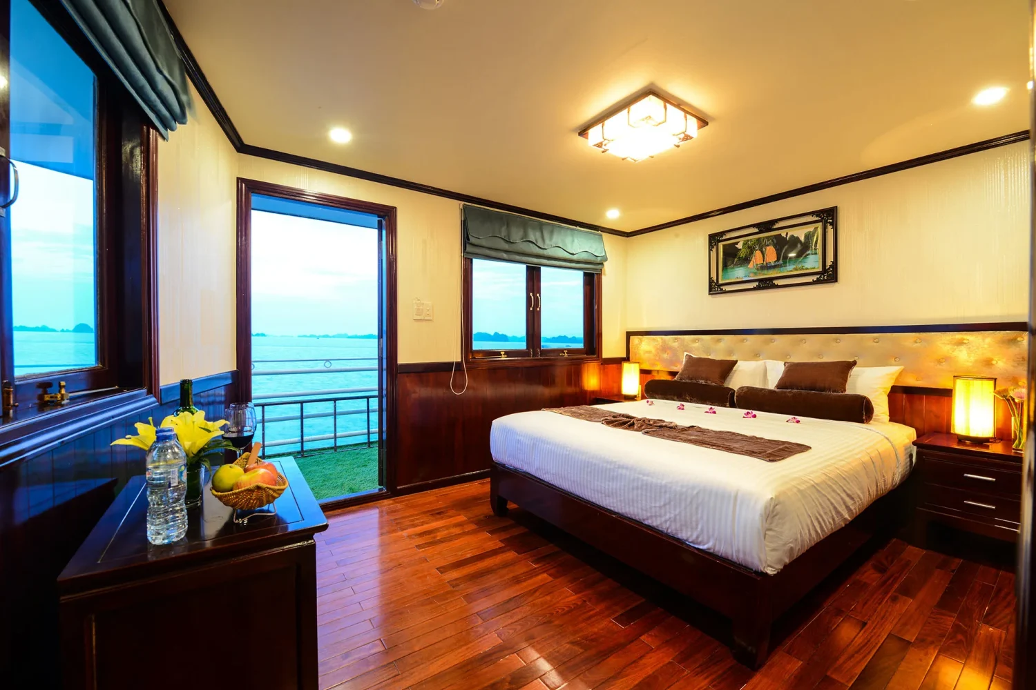 halong bay cruise vela vietnamt ravel