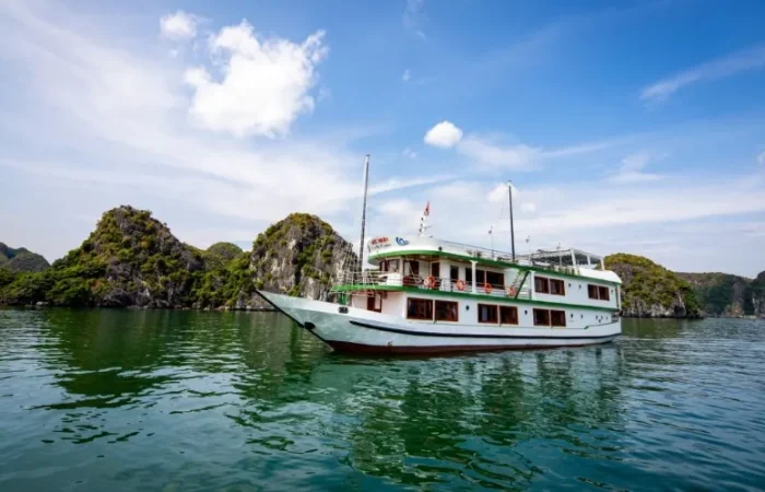 lan ha bay viet hai fishing village vela vietnam travel