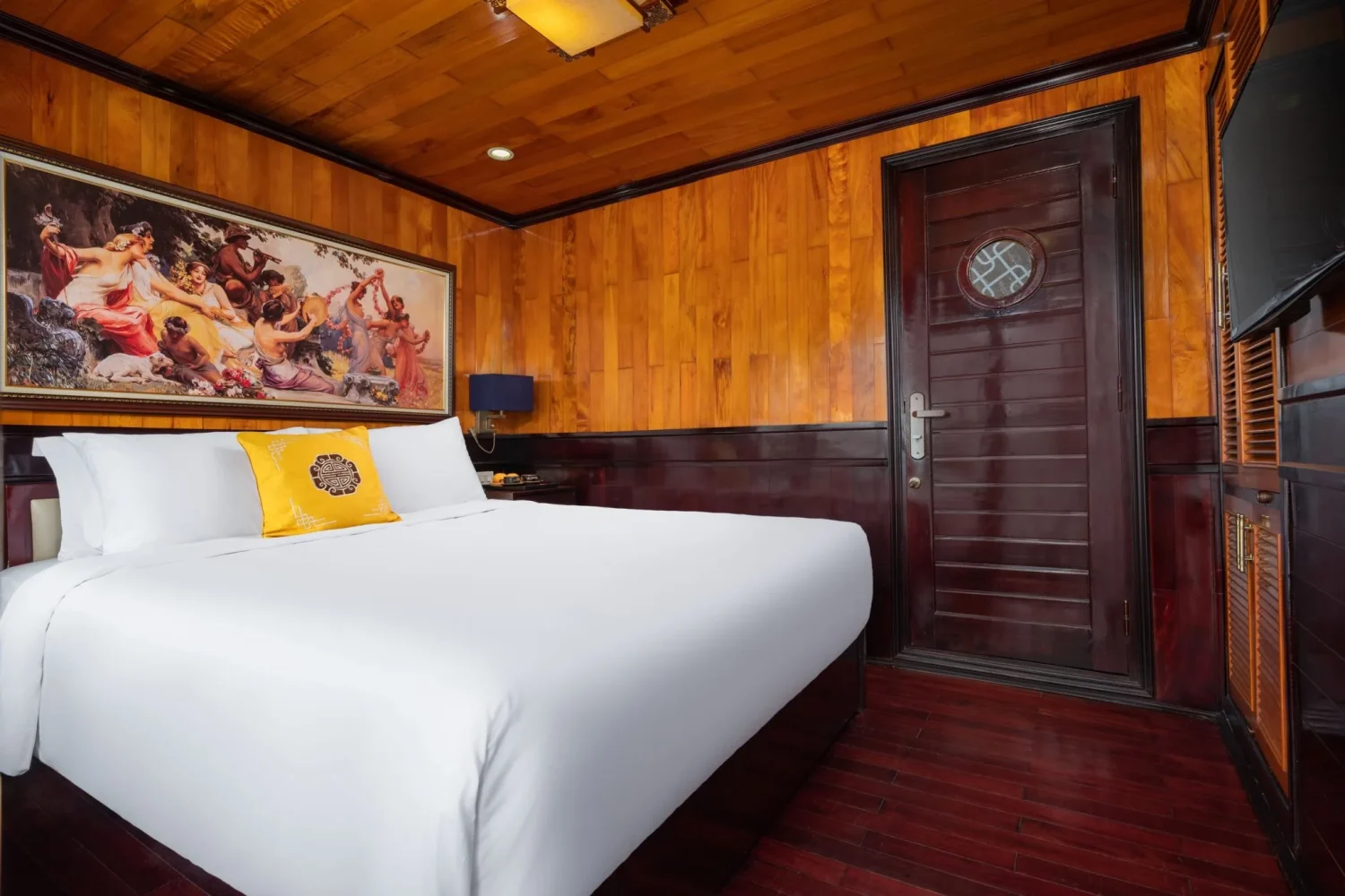 Hera Classic Boutique Cruise Vela Vietnam Travel